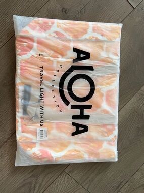 ALOHA Collection go to tote sunrise shell